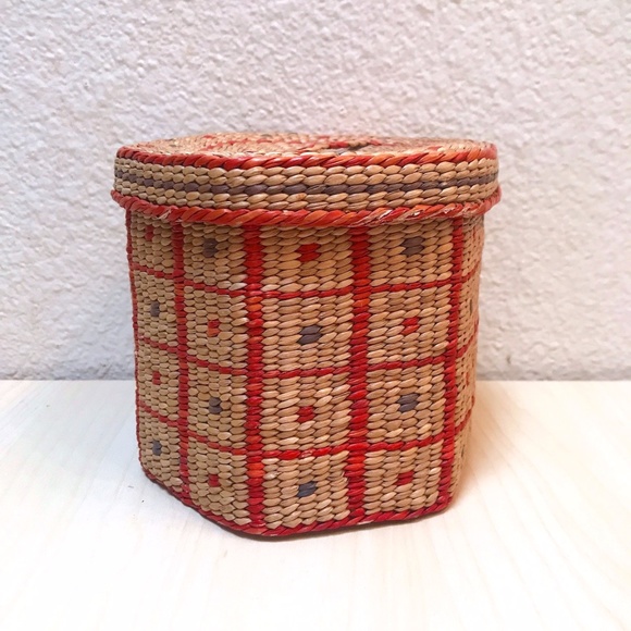 Hand Crafted Other - Vintage Native Lidded hexagon Basket with colored patterns. Finely Crafted.